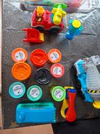 Dichte potjes klei + speelmateriaal, Ophalen, Gebruikt, Knutselen