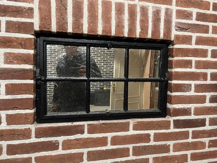 Stalraam met spiegelglas, Doe-het-zelf en Verbouw, Glas en Ramen, Gebruikt, Gevelraam of Ruit, Minder dan 80 cm, Minder dan 80 cm