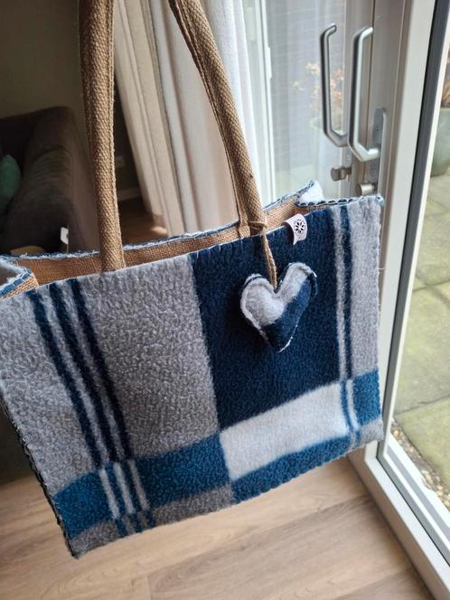 Leuke vintage wollen dekentas - grijs blauw, Sieraden, Tassen en Uiterlijk, Tassen | Damestassen, Zo goed als nieuw, Shopper, Blauw