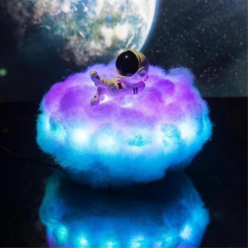 Astronaut LED Lamp - Unieke Wolk Nachtlamp met Warm licht, Huis en Inrichting, Lampen | Tafellampen, Nieuw, Minder dan 50 cm, Overige materialen