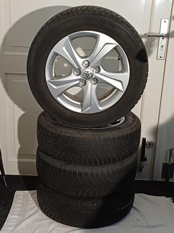 4 Toyota winterbanden Bridgestone 15 inch met LMV velgen  beschikbaar voor biedingen