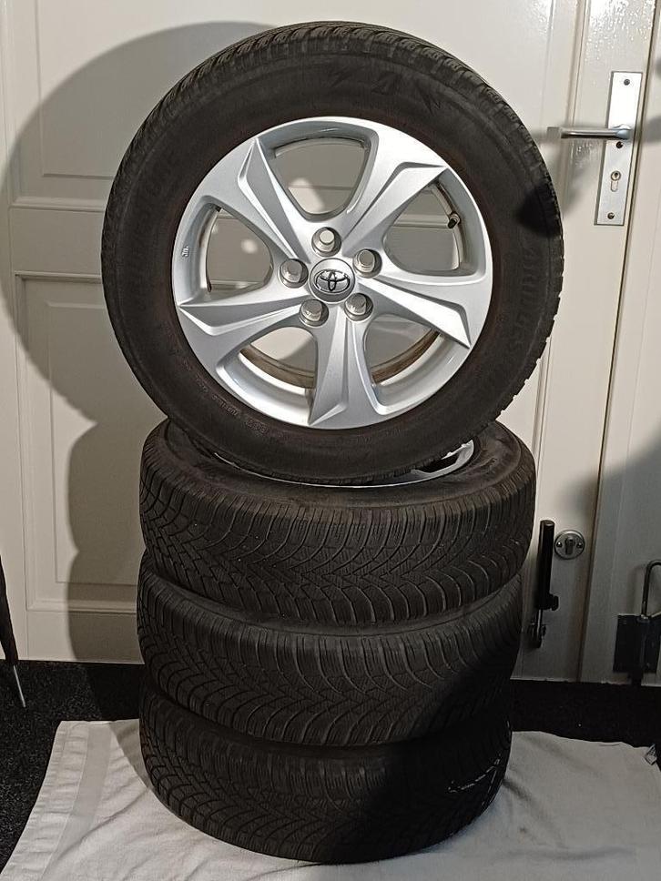 4 Toyota winterbanden Bridgestone 15 inch met LMV velgen, Auto-onderdelen, Banden en Velgen, Band(en), Winterbanden, 15 inch, 185 mm