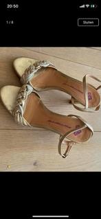 Fornarina goud 38 hakken, Kleding | Dames, Schoenen, Overige kleuren, Zo goed als nieuw, Sandalen of Muiltjes, Ophalen of Verzenden