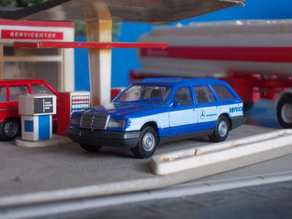 1985-1989 Mercedes Benz S124 Touring - Herpa Service-dienst, Hobby en Vrije tijd, Modelauto's | 1:87, Ophalen of Verzenden, Gebruikt