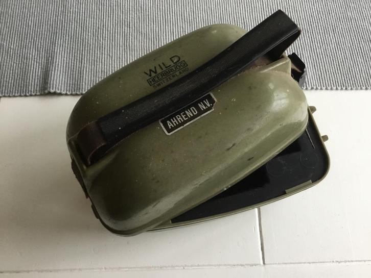 Wild Waterpastoestel met Kipschroef en Statief, Antiek en Kunst, Antiek | Gereedschap en Instrumenten, Ophalen of Verzenden