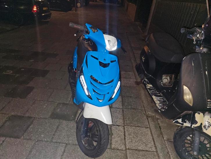 Piaggio Zip 70cc, Fietsen en Brommers, Scooters | Yamaha, Gebruikt, Overige modellen, Maximaal 45 km/u, Benzine, Ophalen of Verzenden