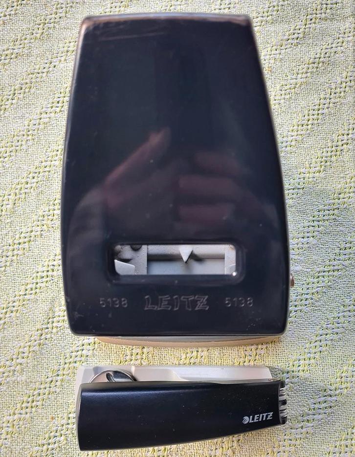 Leitz 2-gts perforator, nr. 5138 +gratis Leitz nietmachine., Diversen, Bureau-accessoires, Nieuw, Ophalen of Verzenden