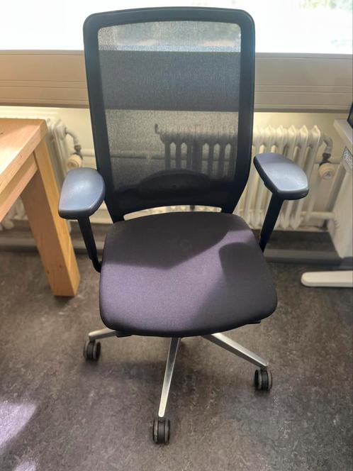 Mooie bureaustoel, Huis en Inrichting, Bureaustoelen, Zo goed als nieuw, Zwart, Ophalen