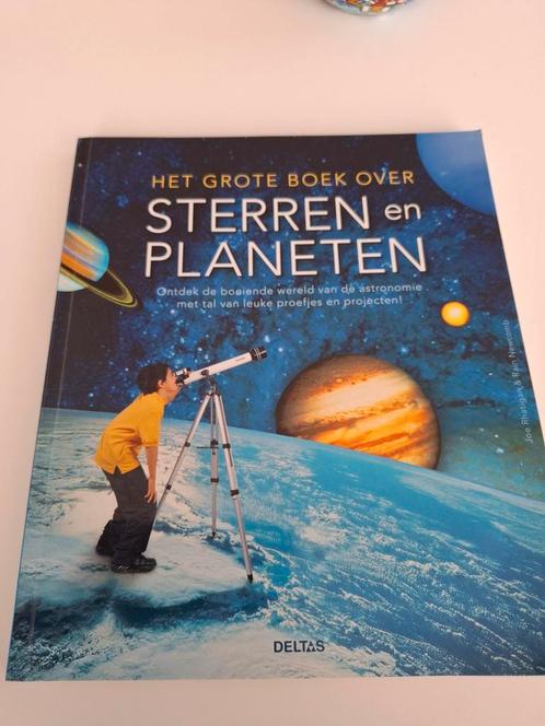 Joe Ratigan - Het grote boek over sterren en planeten, Boeken, Kinderboeken | Jeugd | 13 jaar en ouder, Zo goed als nieuw, Ophalen of Verzenden