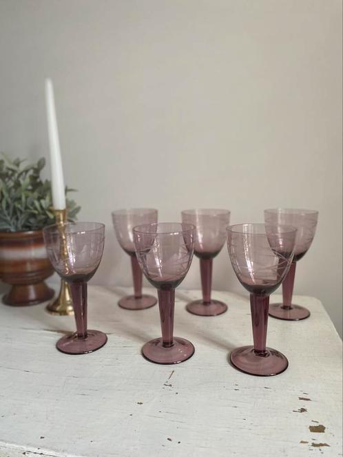 Vintage wijnglazen - paars-aubergine kleur, Verzamelen, Glas en Borrelglaasjes, Zo goed als nieuw, Overige typen, Ophalen of Verzenden