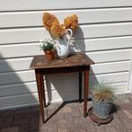 oud tafeltje sleetse staat €25,00, Ophalen, Gebruikt, 50 tot 100 cm, 25 tot 50 cm