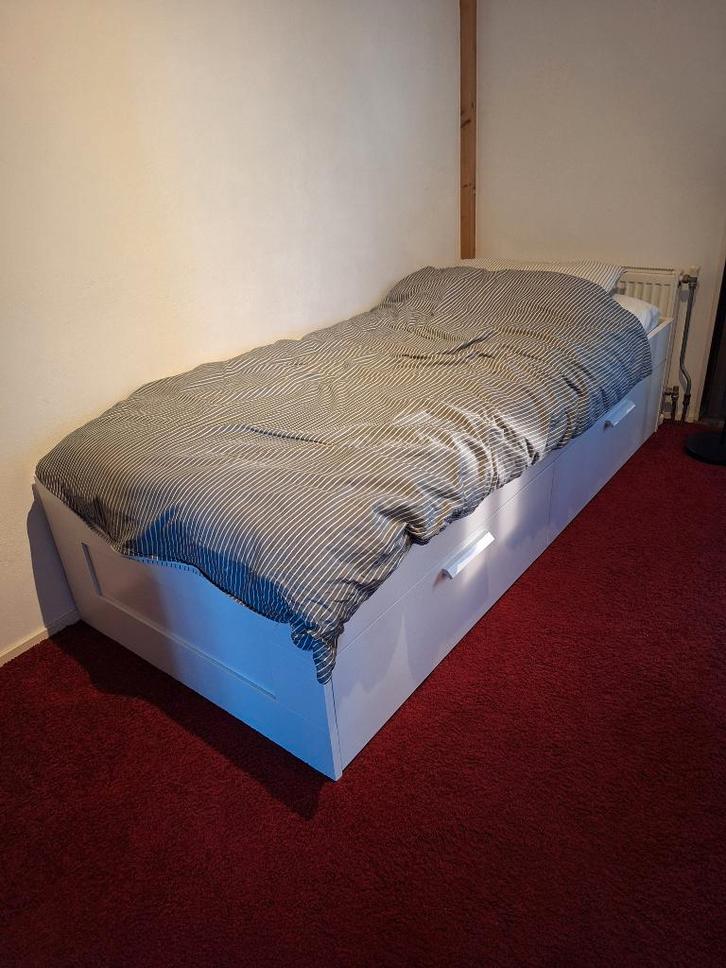 Brimnes Ikea bedframe 90x200, Huis en Inrichting, Slaapkamer | Bedden, Zo goed als nieuw, Eenpersoons, 90 cm, 200 cm, Hout, Wit