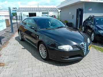 Alfa Romeo GT 2.0 JTS 2004 Zwart NETTE AUTO!! APK 16-02-26 beschikbaar voor biedingen