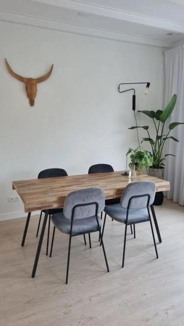 FonQ eettafel beschikbaar voor biedingen