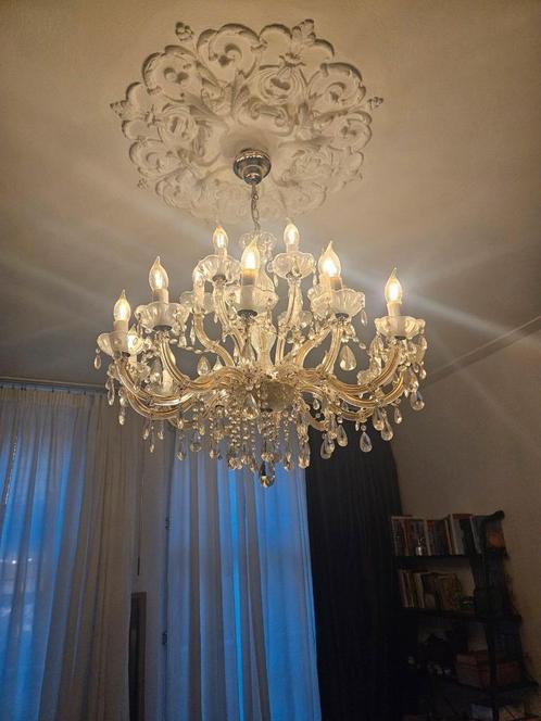 Zeer grote klassieke kroonluchter 18 kaarsen, Huis en Inrichting, Lampen | Kroonluchters, Zo goed als nieuw, Glas, Metaal, Ophalen