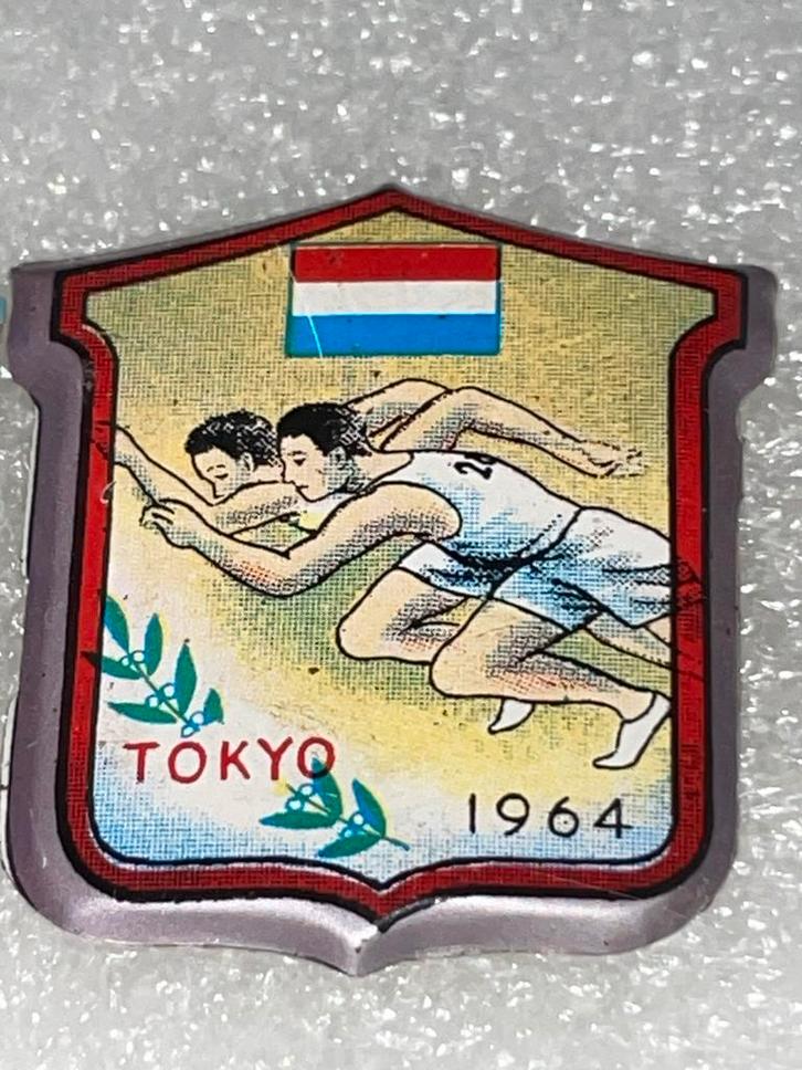 Blikken Speldje Tokyo 1964 - Atletiek, Verzamelen, Speldjes, Pins en Buttons, Gebruikt, Speldje of Pin, Sport, Verzenden