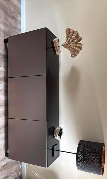 Dressoir kast ikea + hoogglans zwarte glasplaat