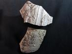 Twee steengoed Siegburg fragmenten 1588, o.a. metro. 2048, Ophalen of Verzenden
