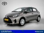 Toyota Yaris 1.3 VVT-i Aspiration (bj 2015), Auto's, 12 maanden, Stof, Gebruikt, 4 cilinders