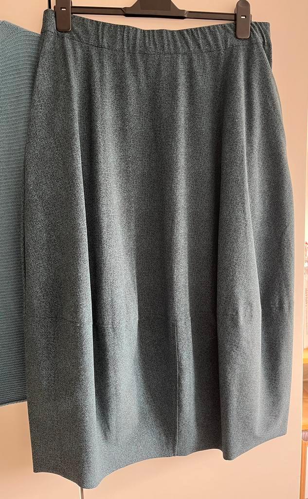 Oska blauw/zwarte rok, maat 3 = 42/44, apart model, Kleding | Dames, Rokken, Zo goed als nieuw, Maat 42/44 (L), Blauw, Onder de knie