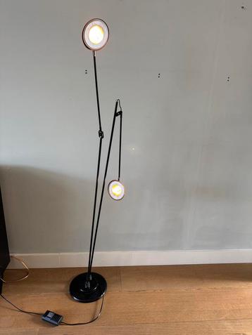 Retro lamp beschikbaar voor biedingen