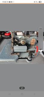 Lockmachine - Industrieel model, Hobby en Vrije tijd, Naaimachines en Toebehoren, Ophalen