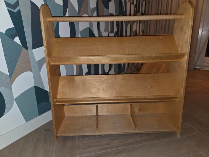 Montessori (boeken) kast vintage, Huis en Inrichting, Woonaccessoires | Krantenbakken en Lectuurbakken, Zo goed als nieuw, Ophalen