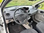 Renault Twingo 1.2 Acces Stuurbekrachtiging Audio-CD/MP3 Ele, Auto's, Voorwielaandrijving, Gebruikt, Zwart, 4 cilinders
