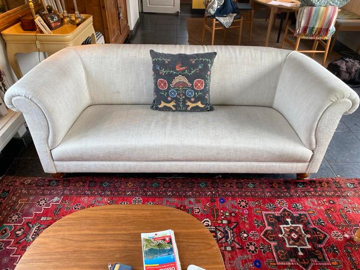 Crème witte Chesterfield 3-zits bank van Metz&Co, Huis en Inrichting, Banken | Bankstellen, Gebruikt, Rechte bank, Driepersoons