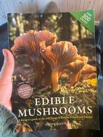 Edible Mushrooms - Geoff Dann - Eetbare wilde paddenstoelen, Ophalen of Verzenden, Zo goed als nieuw, Bloemen, Planten en Bomen