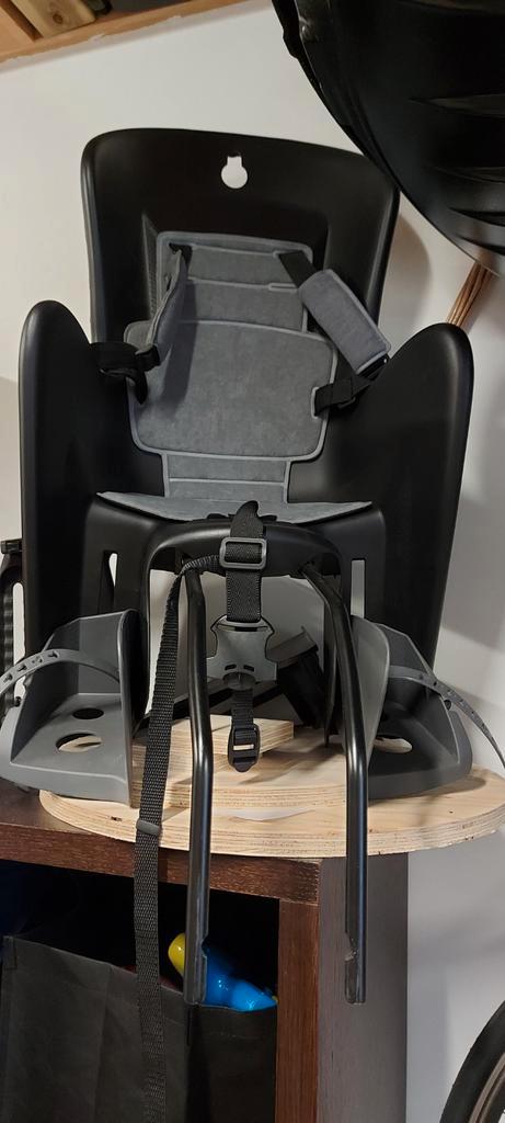 Zgan fietsstoeltje voor achterop merk Polisport, Fietsen en Brommers, Fietsaccessoires | Fietsstoeltjes, Zo goed als nieuw, Ophalen of Verzenden