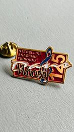Stedelijke akademie Turnhout dans woord 125, Verzamelen, Speldjes, Pins en Buttons, Ophalen of Verzenden, Zo goed als nieuw