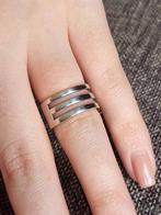 Sterling zilveren ring met 3 banen, 17 mm, Gebruikt, Ophalen of Verzenden, 17 tot 18, Dame