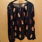 Mooie donkerblauwe blouse met ronde hals en verenprint, 4XL, Blauw, Blouse of Tuniek, Ophalen of Verzenden, Zo goed als nieuw