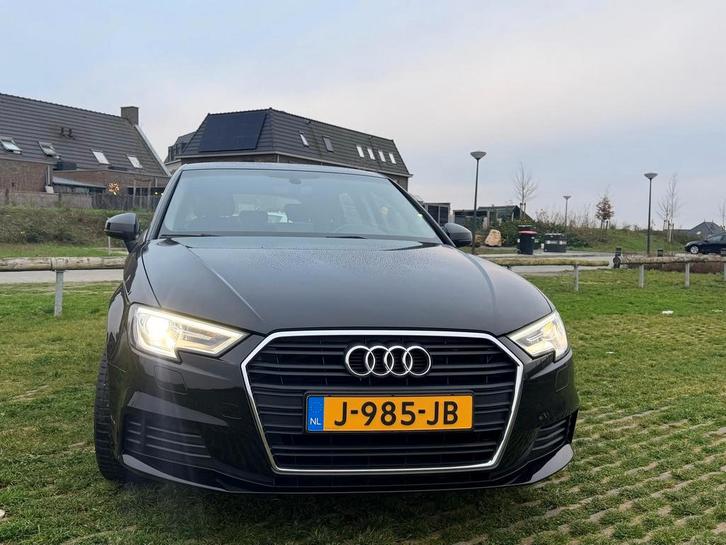 Audi A3 2018 zwart 131dk virtual cockpit, Auto's, Audi, Particulier, A3, Airbags, Airconditioning, Bluetooth, Boordcomputer, Centrale vergrendeling