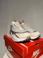 NIEUW IN DOOS! Maat 42,5 - Nike Air Max Furyosa Red Stardust, Verzenden, Nike, Nieuw, Sneakers of Gympen