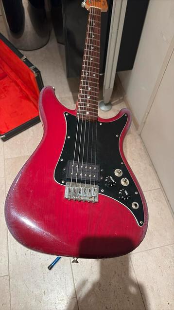 FENDER USA LEAD 1 uit 1981 met koffer zie foto beschikbaar voor biedingen