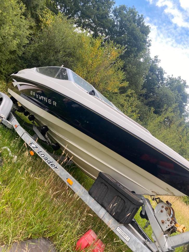 Bayliner Speedboot 175pk + EZ Loader Trailer, Watersport en Boten, Motorboten en Motorjachten, Gebruikt, Polyester, Tot 6 meter