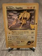 Rocket's Zapdos - Celebrations - Goede Staat, Hobby en Vrije tijd, Verzamelkaartspellen | Pokémon, Ophalen of Verzenden, Zo goed als nieuw