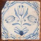 Antieke tegel…tulpenmotief, Antiek en Kunst, Ophalen of Verzenden