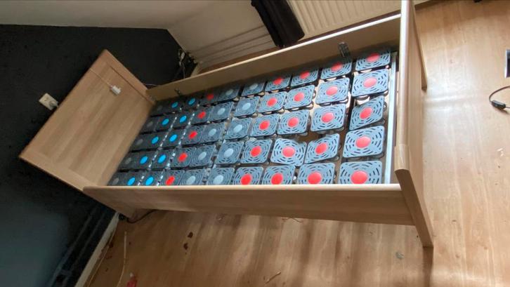 Te koop, bed met volledige elektrische bodem, Huis en Inrichting, Slaapkamer | Complete slaapkamers, Zo goed als nieuw, Eenpersoons