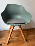 Stoel groen kuipstoel scandinavisch houten poot, Ophalen of Verzenden, Zo goed als nieuw, Overige kleuren, Eén