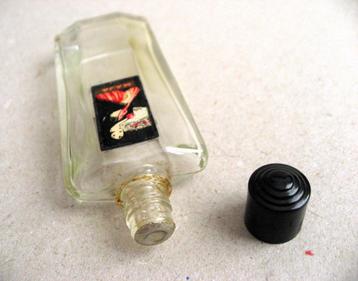 Vintage art deco parfumflesje Maja Myrurgia beschikbaar voor biedingen