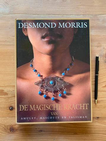 De magische kracht van amulet, mascotte en talisman - Morris beschikbaar voor biedingen
