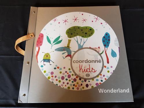 Stalenboek met kinderstof en behang, Huis en Inrichting, Stoffering | Behang, minder dan 10 m², Ophalen