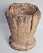 Grote oude zware houten vijzel, Nigeria, 1e helft 20e eeuw, Ophalen of Verzenden