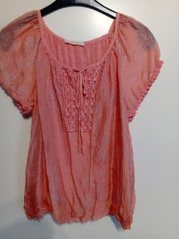 Shirt met korte mouwen maat M beschikbaar voor biedingen