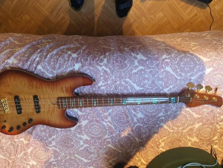 Sire V10DX 4 string bas, Muziek en Instrumenten, Snaarinstrumenten | Gitaren | Bas, Nieuw, Elektrisch, Ophalen