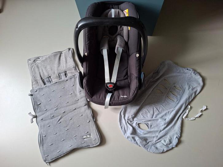 Maxi-Cosi Pebble met hoes en voetenzak, Kinderen en Baby's, Autostoeltjes, Gebruikt, Maxi-Cosi, 0 t/m 13 kg, Autogordel, Ophalen