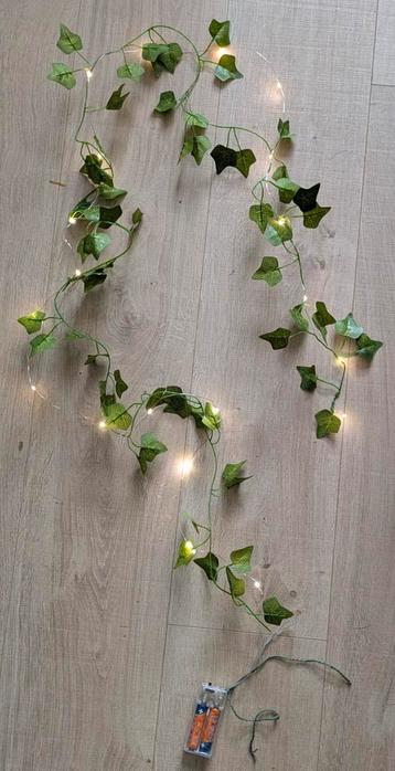 9 stuks klimop met lichtjes. Ca. 2mtr.   beschikbaar voor biedingen